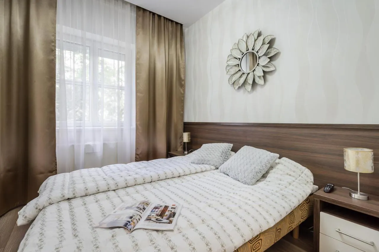 Lägenhet Bpr Ethereal Panoramic Suite With A/C & Balcony Budapest Ungern